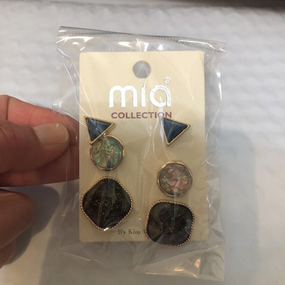 3/$15 Mia Collection By Kim Min Sun Pack Of 3 pairs of fashion Earrings - Picture 1 of 5